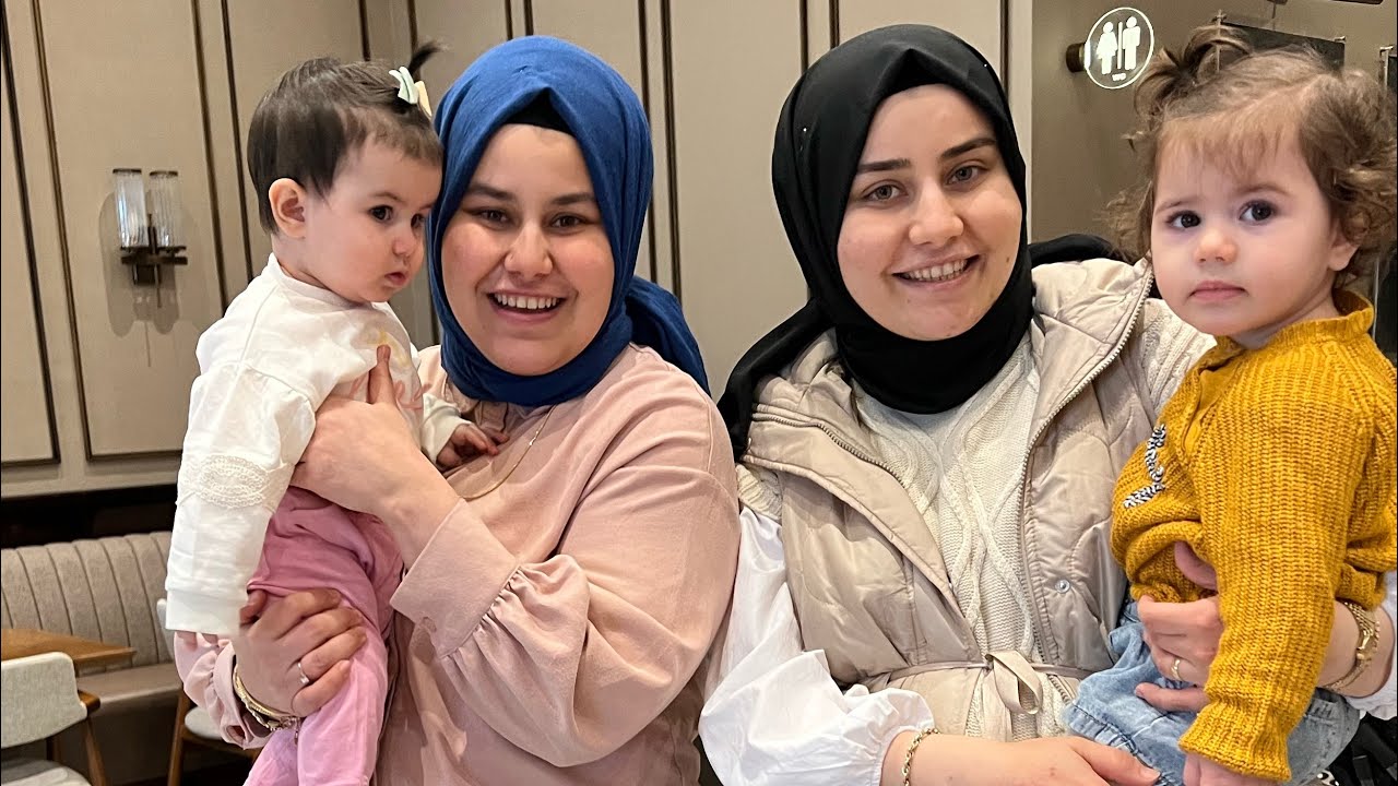 KIZLAR VE ANNELERİ KAHVALTIDA | ÖZGE’NİN AİLESİ EVİME GELDİ | KAFASINA DÜŞÜRECEKTİ 😢