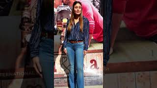 Kareena Kapoor Airport Look Jeans Short Video