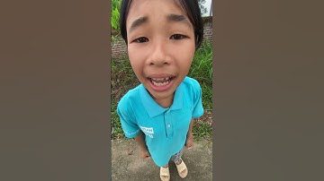 Hiểu nhầm cậu bé tốt bụng nhặt được tiền rơi #shorts