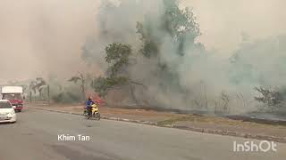 Kebakaran Lalang di Belakang Tesco Mergong