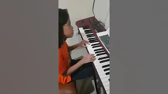 Yamaha Piano Course, Pianoforte 2, Buzz, Buzz, Buzz