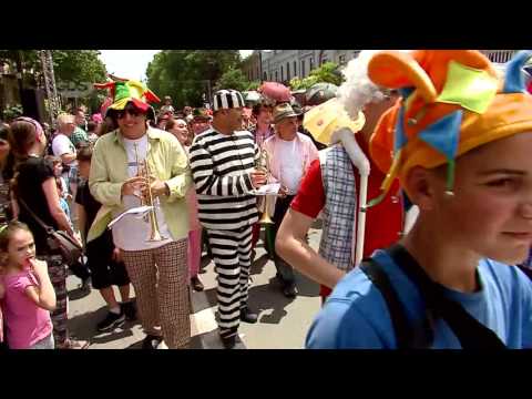 თეატრალური მსვლელობები რუსთაველზე | 26 მაისი