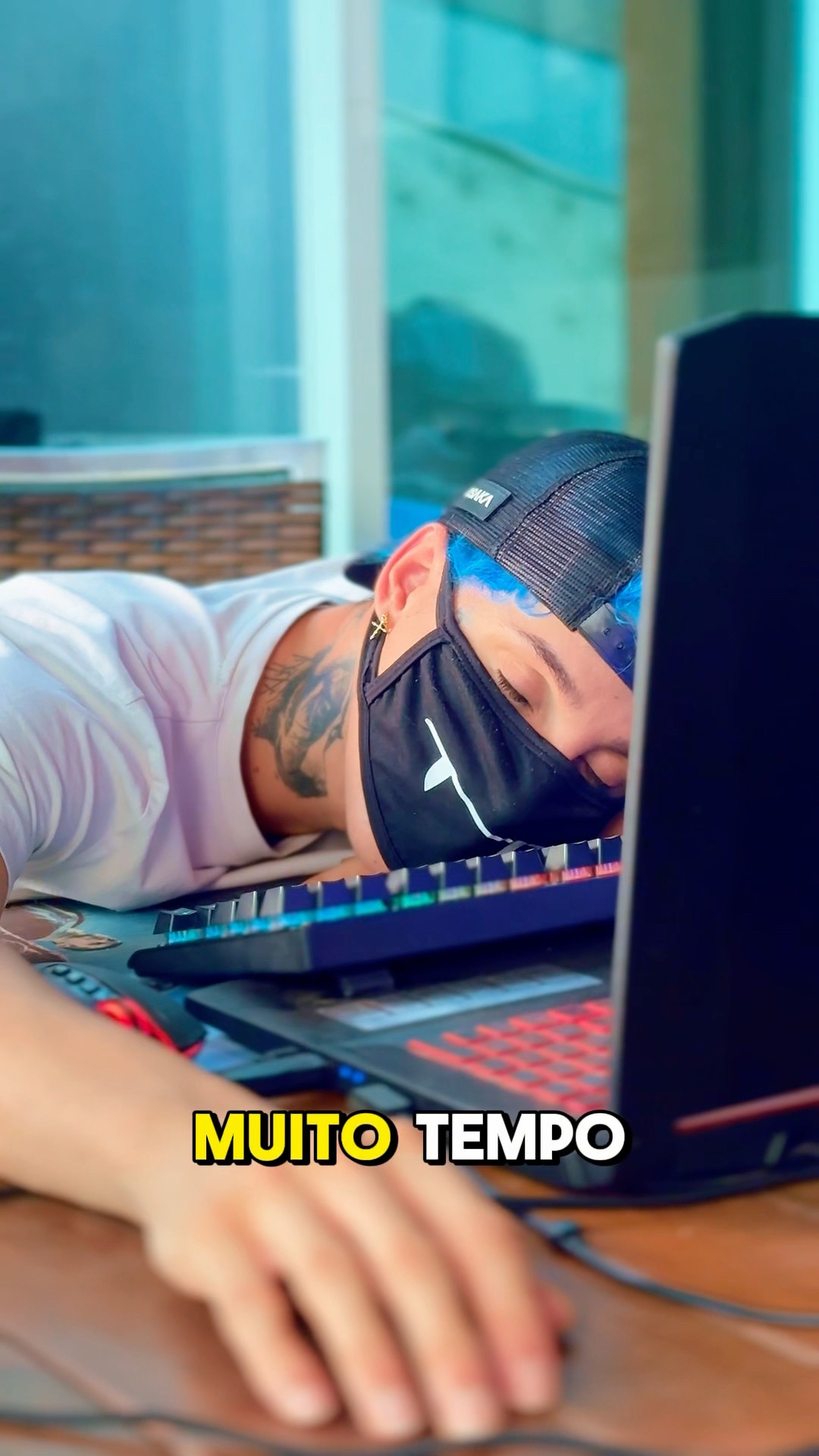 Nossas roupas estão a venda