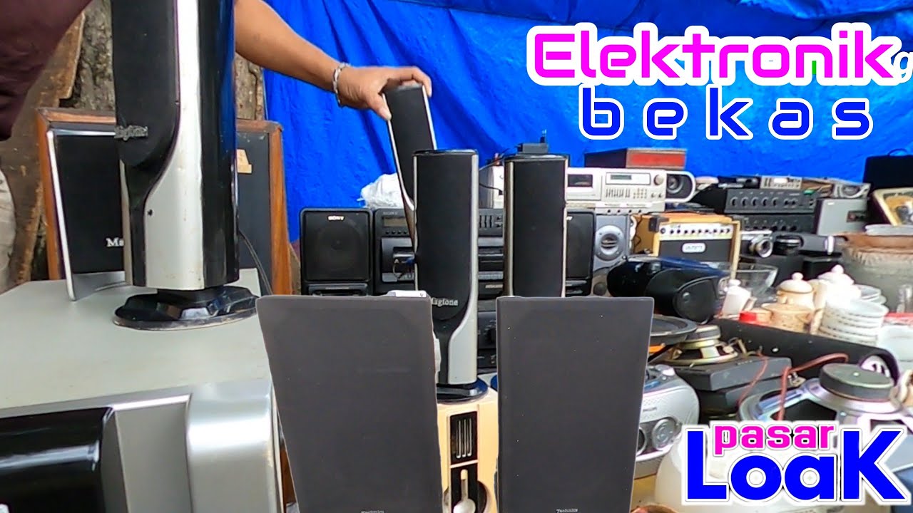 Pasar loak Jatinegara bagian selatan area pinggir kali