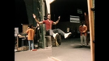 Anti-Gravity Mirror | Exploratorium