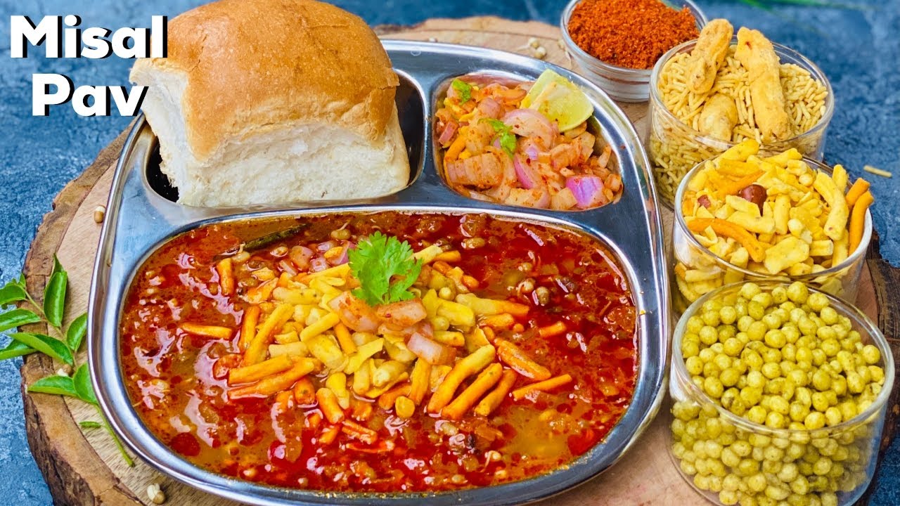 Misal Pav Recipe | How to make Maharashtrian misal pav | मिसल पाव रेसिपी | Flavourful Food