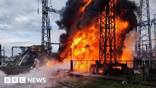 'Massive' Russian strikes hit Ukraine energy grid - BBC News