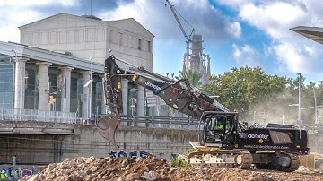 Demeter Liebherr R950 Demolition in Central Barcelona