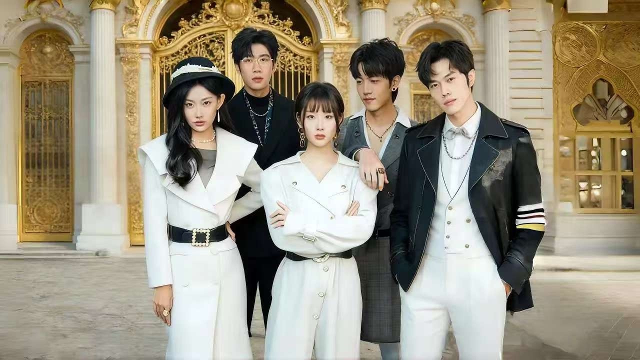 Après sa renaissance, elle renonce à être une folle amoureuse et devient sa propre reine.#viral