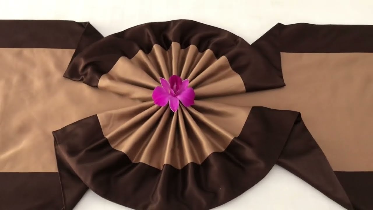 Three idea easy to folding by runner and towel / art housekeeping.