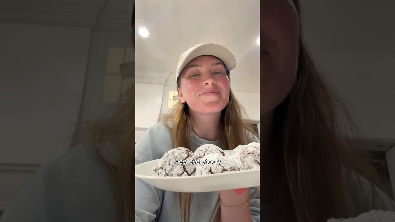 Chocolate crinkle cookies! - Super easy!