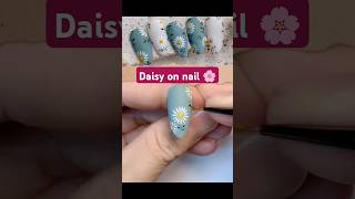 Beautiful Daisy Nail Art Tutorial