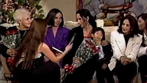 DANIELA ROMO PLATICA CON MARGA LOPEZ,  CARMEN MONT...