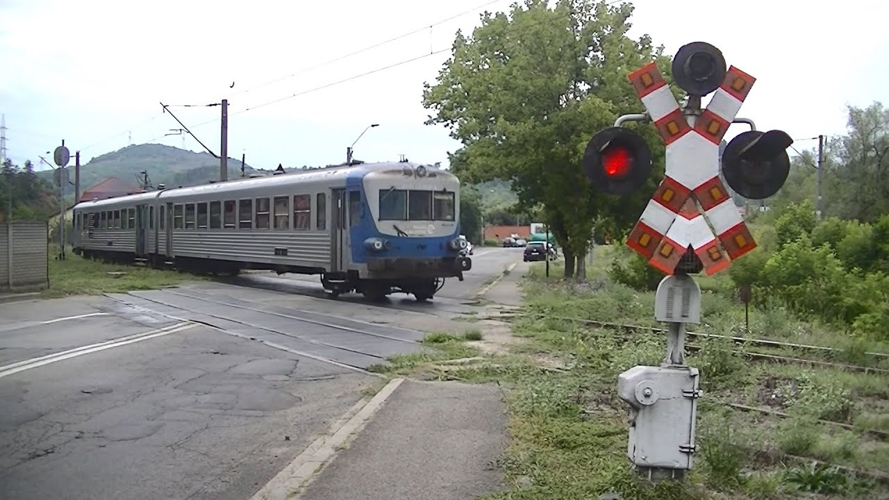Spoorwegovergang Reșița (RO) // Railroad crossing // Trecere la nivel