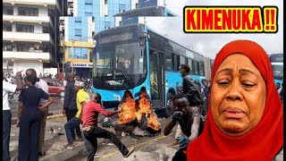 ⚠️ Tanzania Yatikiswa! Waandamanaji Wachoma Mabango ya Mama Samia Suluhu!