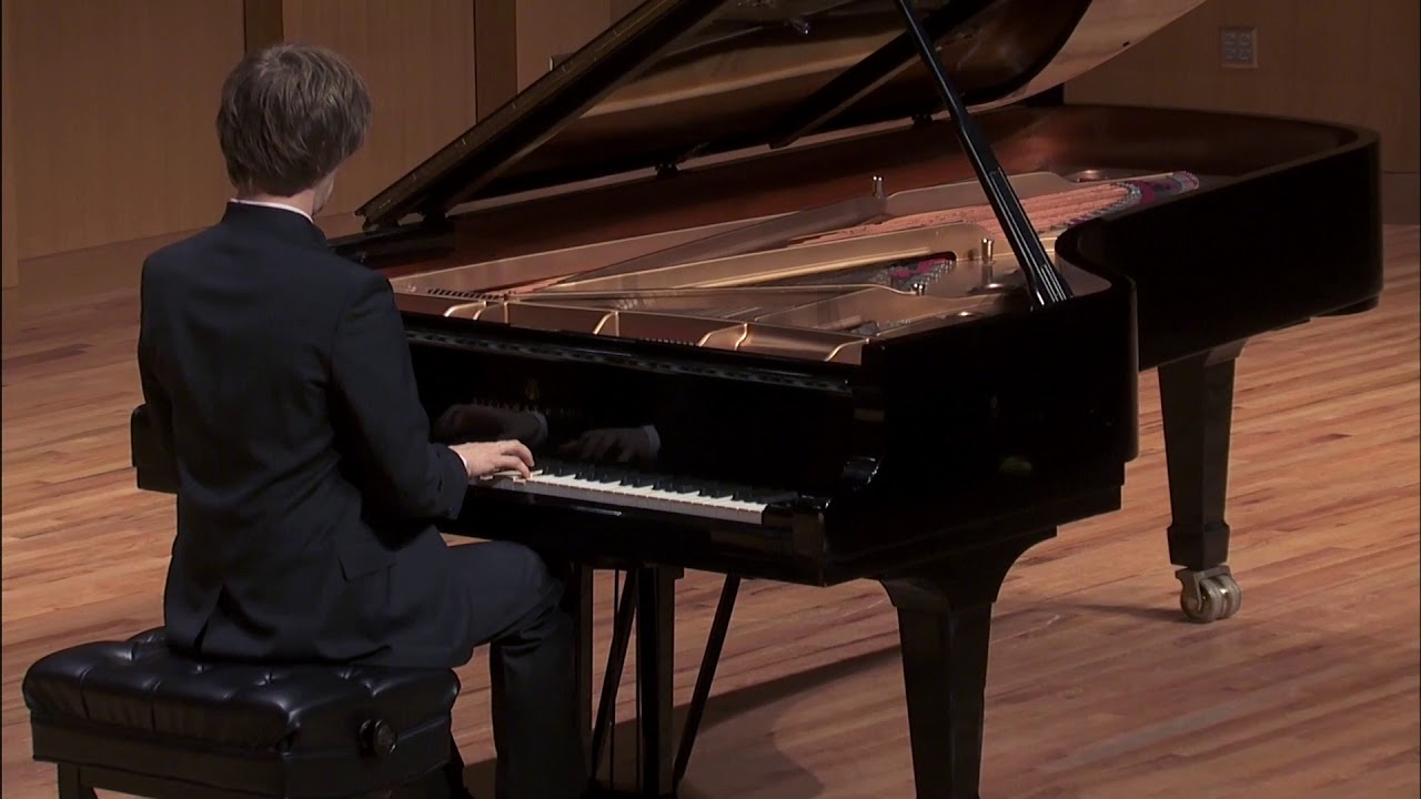 Sergei Rachmaninoff Etude Op. 33 No.3 / Arsentiy Kharitonov