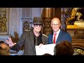 Capture de la vidéo Udo Lindenbergs Rede Im Rathaus Hamburg Zur Ehrenbürgerschaft