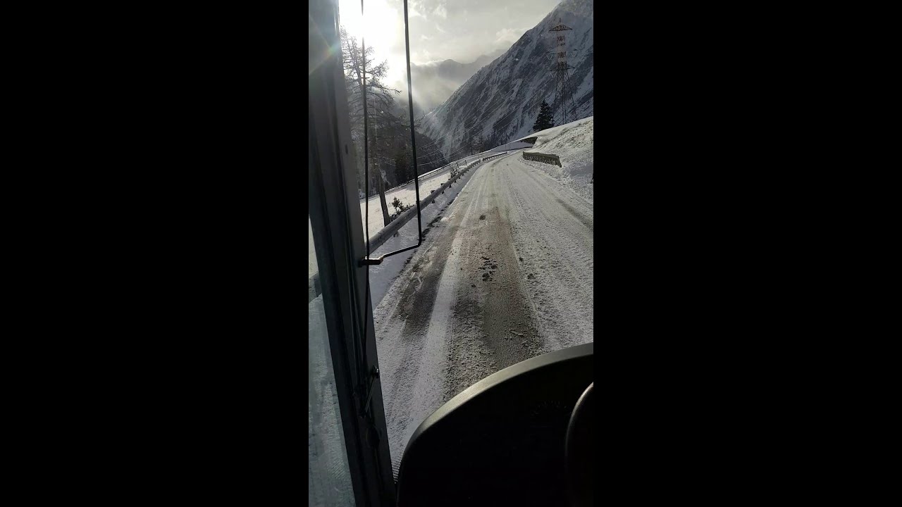 Consigli per una guida sicura in montagna con neve (Autobus 12 mt) Con gomme antineve post.