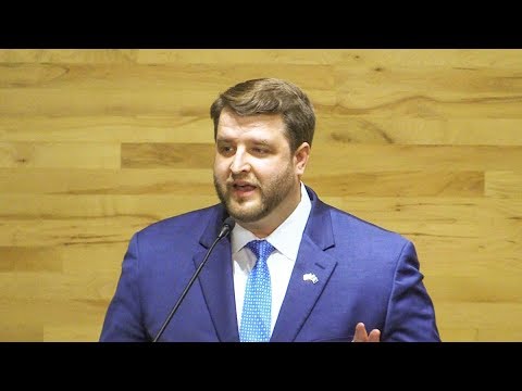 Progressive Brent Welder LEADING In Deep Red Kansas