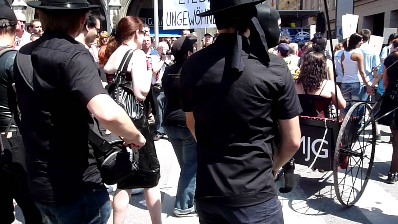 sexy , Ponygirls, csd, traben schon mal langsam los beim csd Muenchen