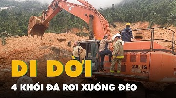 Đang khoan, đục chia nhỏ để di dời thêm 4 khối đá lớn rơi xuống đèo Khánh Lê