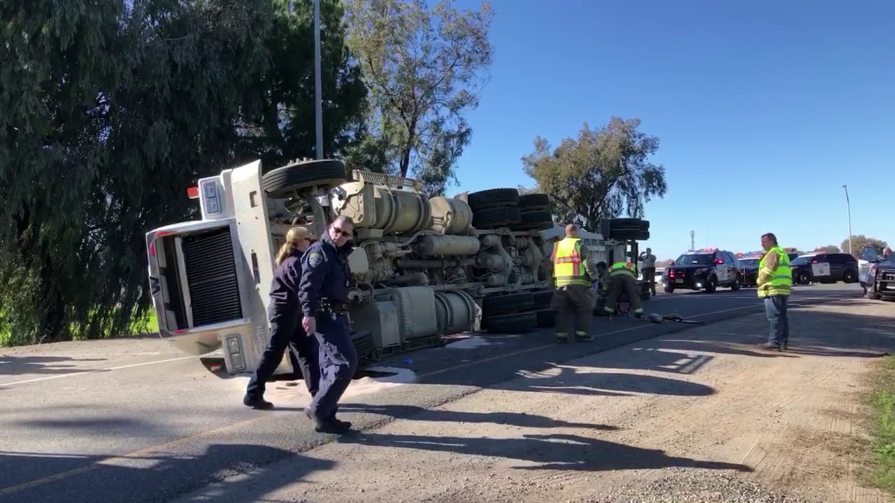 Fatal TractorTrailer Accident YouTube