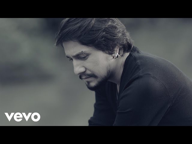 İrfan Özata - Tuhaf Geliyor