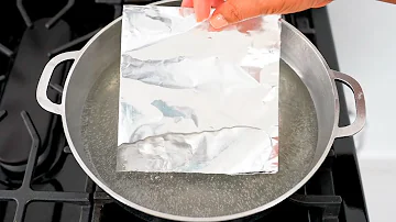 ¿Afecta el agua al papel de aluminio?