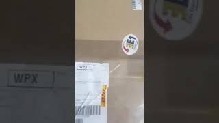 أم ترسل "حلو العيد" لإبنها المقيم بالخارج فيتفاجأ بتغييره إلى "كعبات فايونس