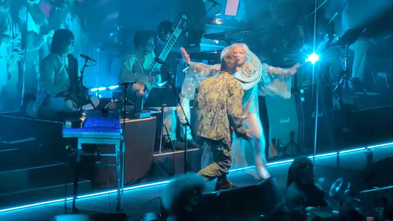 Gorillaz The Moon Cave (with Asha Puthli) 2026023