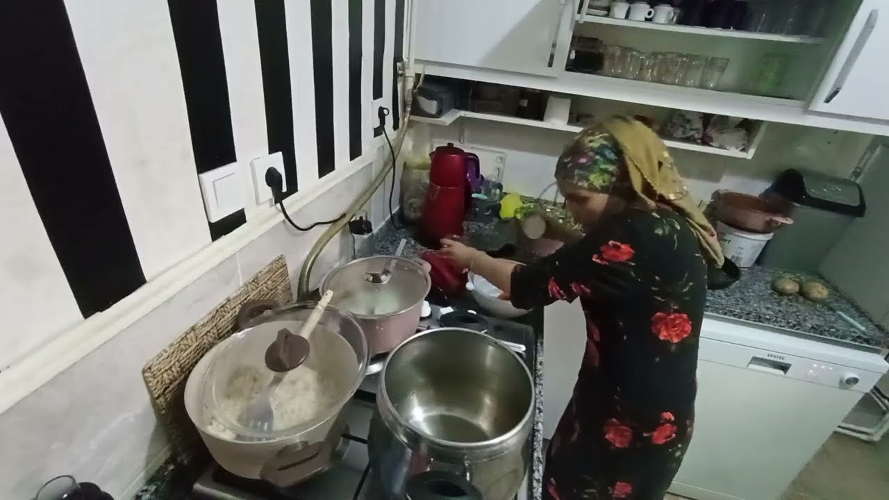 SOHBETLİ YEMEK YAPALIM✅POĞAÇA HAMURUNDAN ÜZÜMLÜ EKMEKLER✅#ekmek #tarif #temizlik #mutfakdekorasyonu 