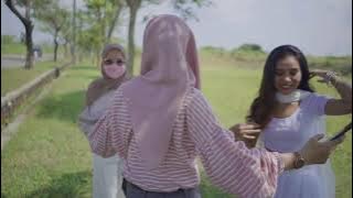 BLOOPERS AJNABEE MUJHKO ITNA - LAGI HAPPY TIBA TIBA NANGIS DI LOKASI