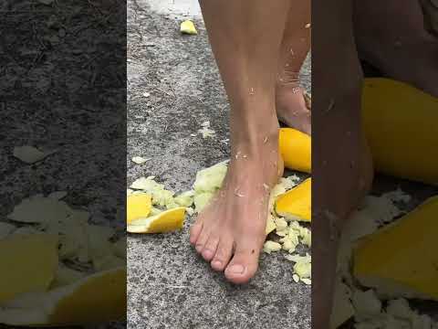 strong bare feet 👣good relaxation from stress😤 barefoot massage