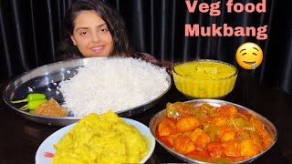 Rice, Capcicum Paneer Sabji, Jhinge Aloo Posto, Vegetable Dal - Veg Thali Mukbang