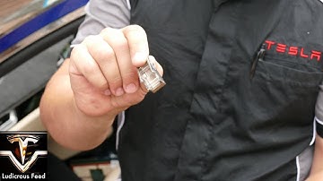 Tesla Model S Mobile Service Repair Faulty Door Handle | Ludicrous Feed | Tesla Tom