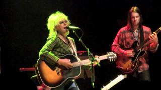 Lucinda Williams - Can't Let Go chords