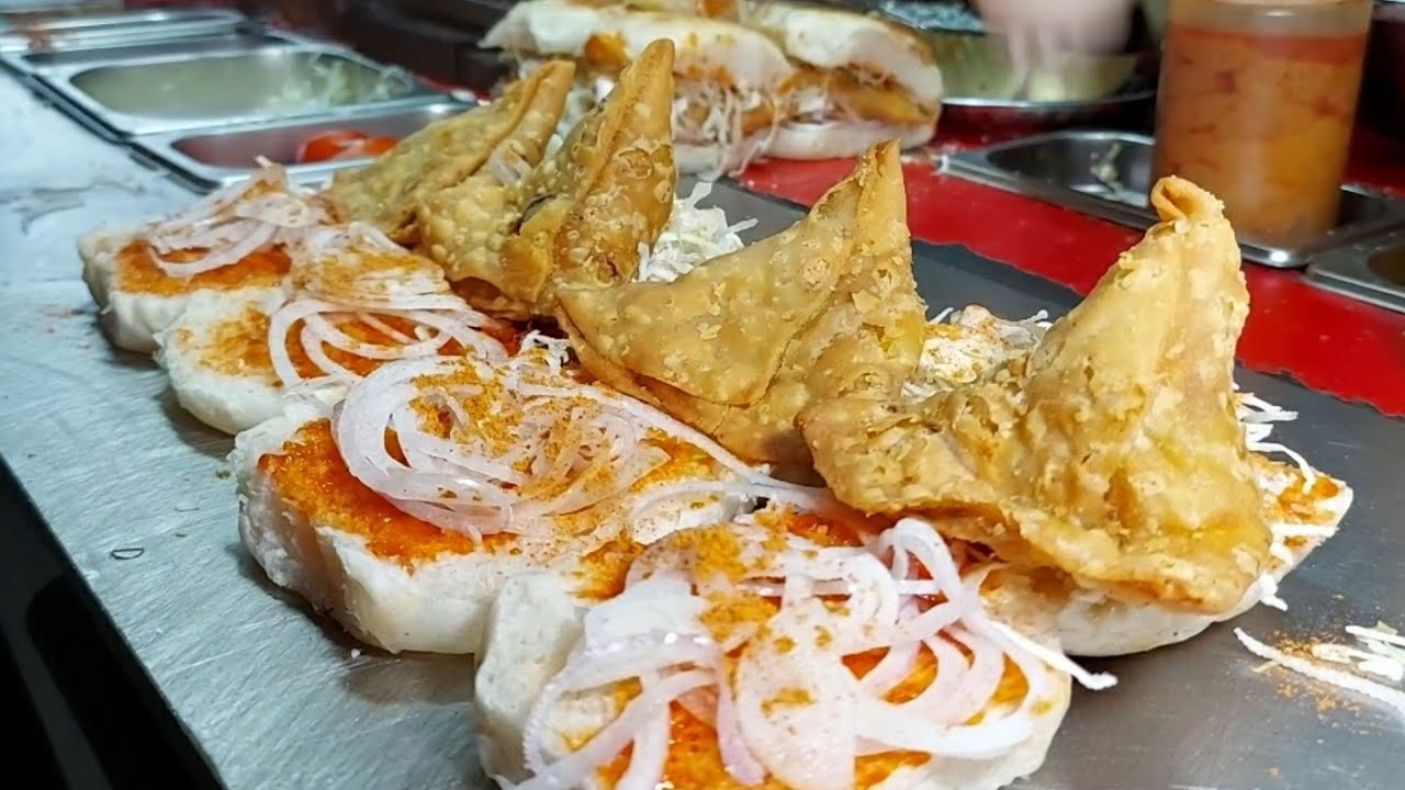 Jugadi Samosa Wale Ka Famous Samosa Bun Jantar Mantar Aur VIP Bun 