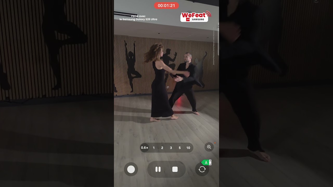 WeFeat SFR x Samsung : Marie et Anthony dansent dans le noir avec le Samsung Galaxy S26 Ultra🕺