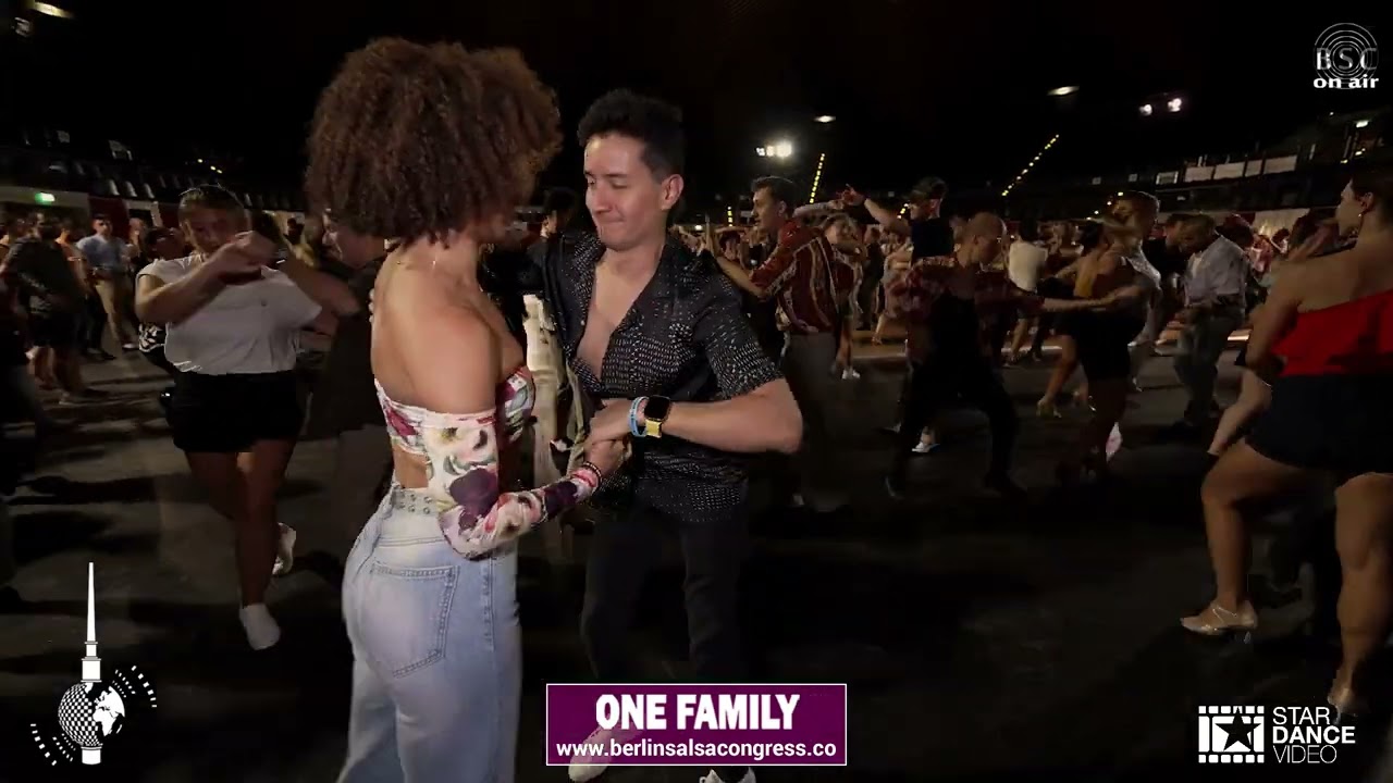 Sunday Night Social Dancing at Berlin Salsacongress 2024!