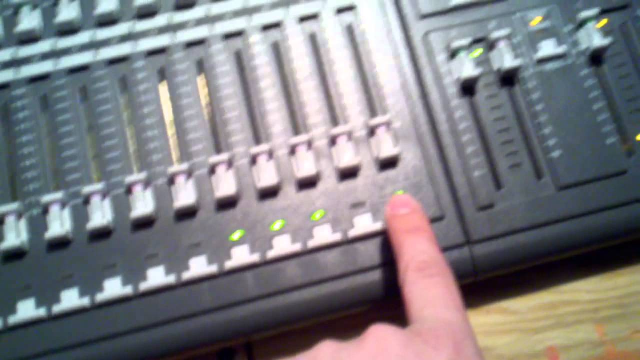 How To Set A Cue In A Strand Lighting Mx Board Youtube