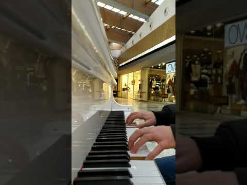 Live Street Piano Dragon Ball GT Opening Dan Dan Kokoro Hikareteku 