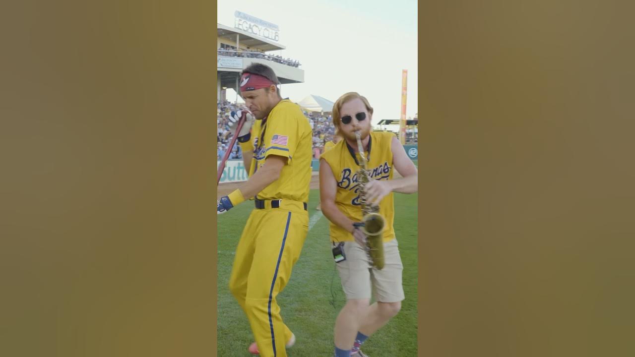 Josh Reddick comes to bat to “Carless Whispers” LIVE