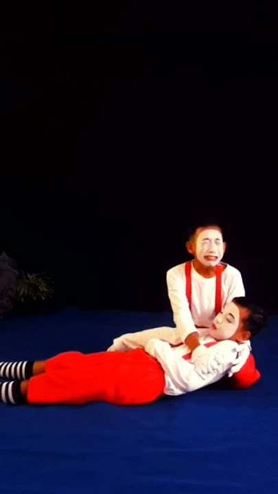 pantomim sangat sedih