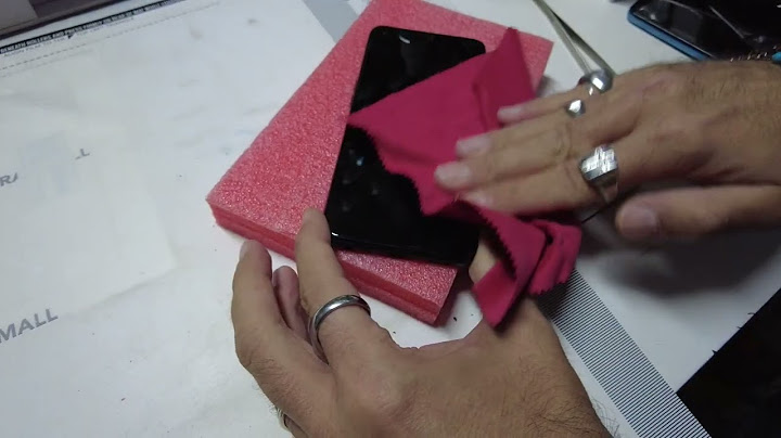 inserire la pellicola sullo smartphone e taglio con plotter