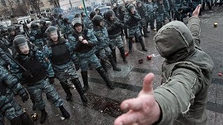 Бой Уличный боец против 8 бойцов ОМОНа / Street fighter VS 8 fighters russian SWAT Бой Уличный боец против 8 бойцов ОМОНа / Street fighter VS 8 fighters russian SWAT