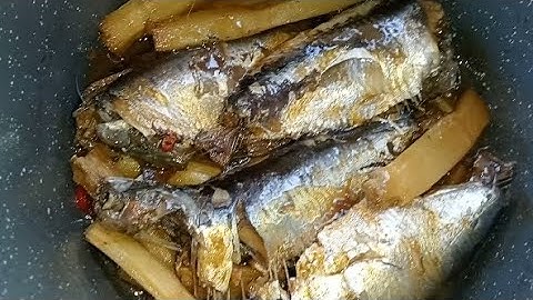 Cá mồi kho mía thơm ngon.