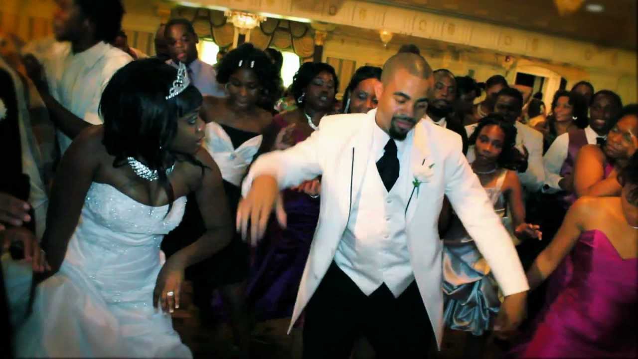 アメリカ人なら踊れる謎のダンス 振り付け 音楽を予習して披露宴やパーティーでラインダンスに参加しよう Mamerica