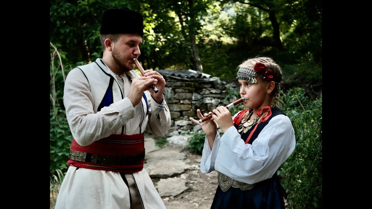 DOKUMENT: Čuvari tradicije - brat i sestra, mladi frulaši Mila i Dušan Antić
