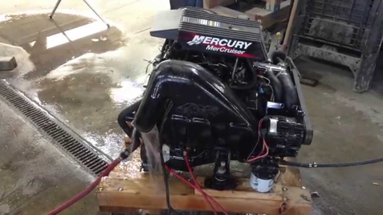 Mercruiser Engine 4.3 - YouTube