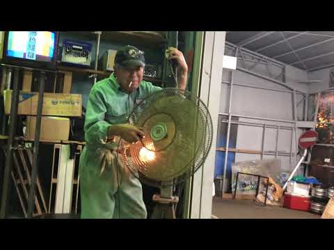 Craftsman plays Factory Fan Bass │ 工場扇風機を弾く鉄工職人